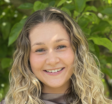 Headshot of Jess